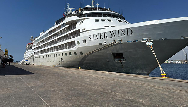 Navio “Silver Wind” atraca em Luanda com 219 turistas de diferentes nacionalidades