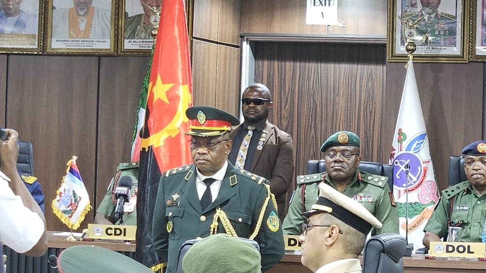 Angola e Nigeria projectam intensificar cooperação no domínio da Defesa, Segurança e Missões Internacionais da Africana