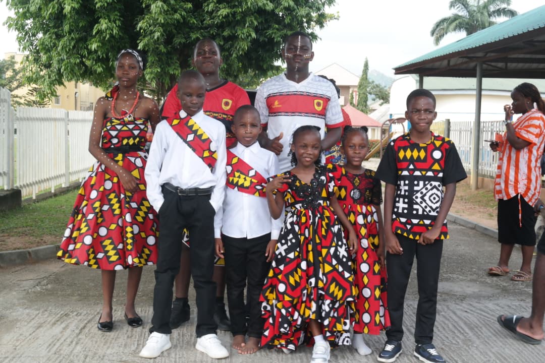 Angola honra independência da Nigéria com identidade cultural