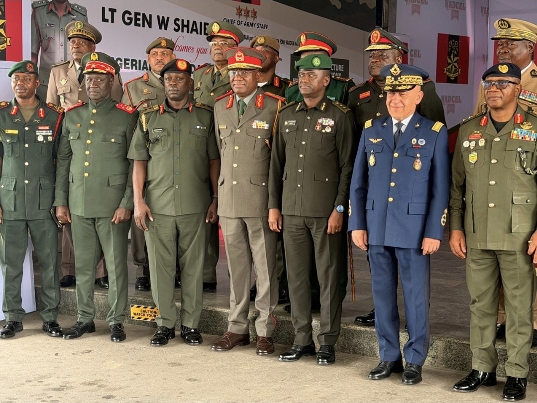Comandante do exército na Nigéria para o Fórum África das Forças Armadas terrestres